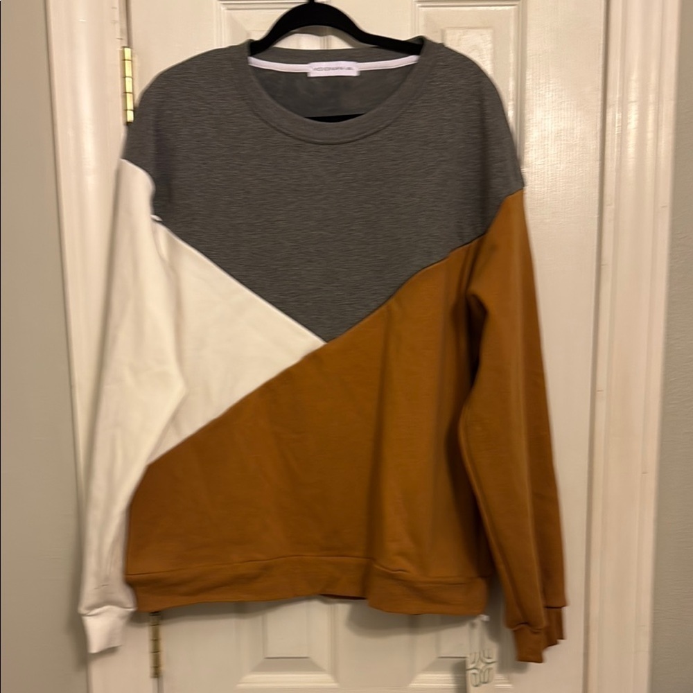 NWT Movemoma Colorblock Nusing Sweatshirt - Gray, White, and Brown